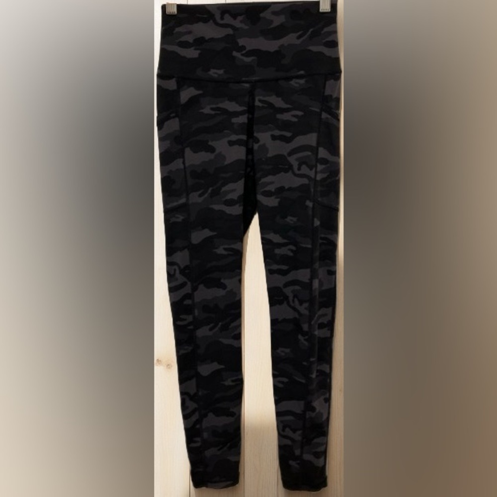 Colorfulkoala Black/Gray/Lavender Camo Print Ankle Length Yoga Leggings Sz XS